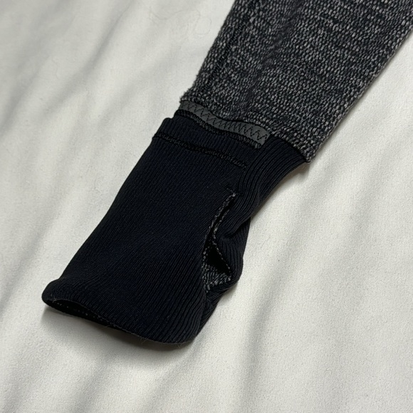 Women’s lululemon half zip long sleeve athletic wear size 2 black and gray - Picture 5 of 9